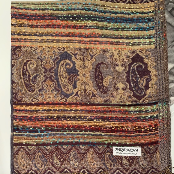 Pashmina - Picture 2 of 2
